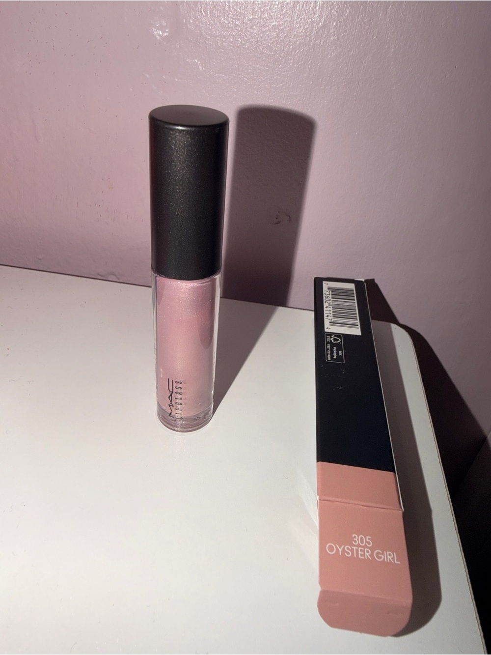 MAC Cosmetics Lustreglass Sheer-Shine Lipglass - Oyster Girl (Soft Pink)